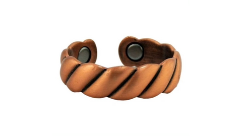 Anillo de cobre retorcido